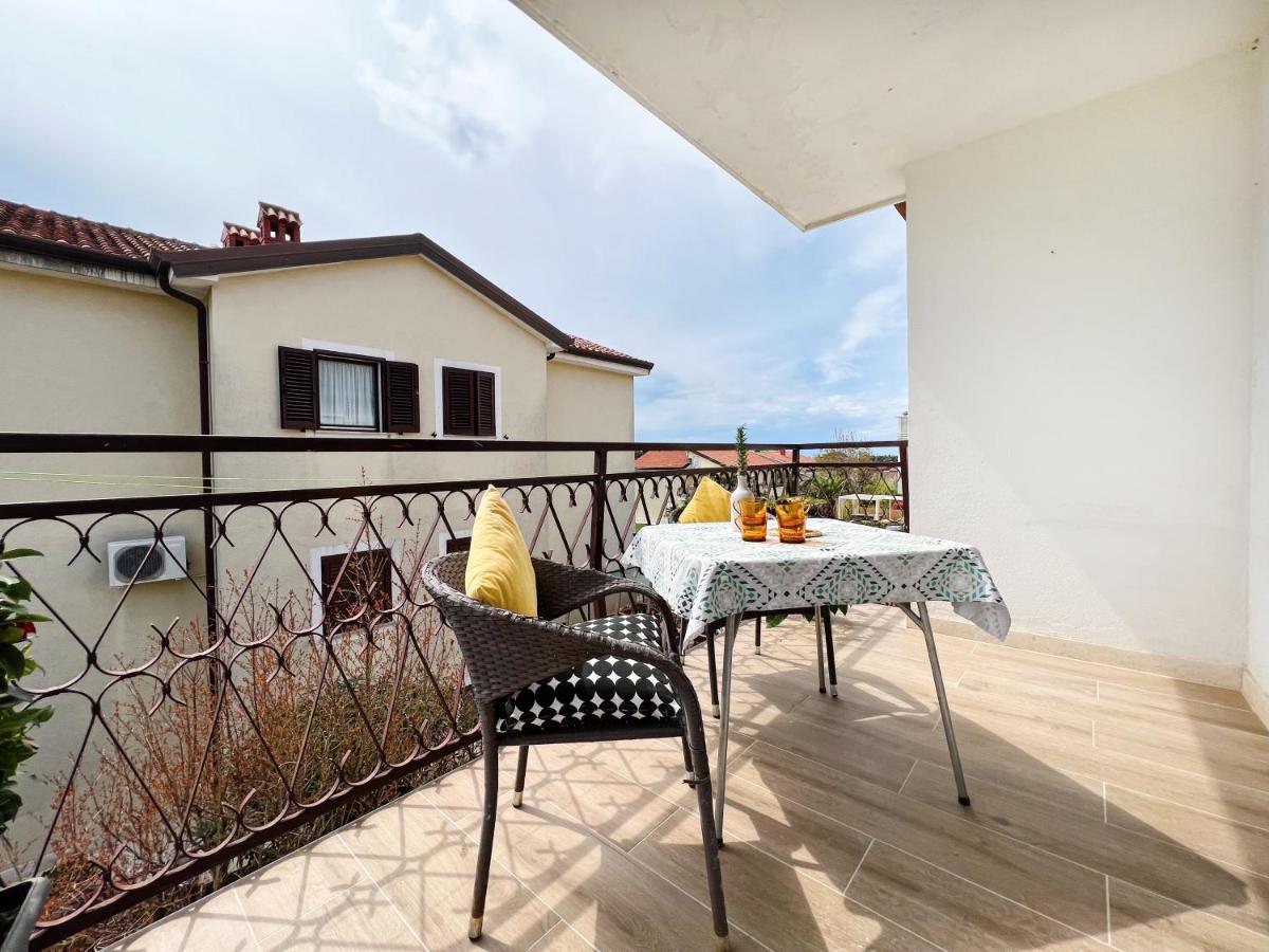 Apartments Valerian Novigrad Istria Exterior foto